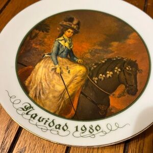 White and Green Dinnerware Collection‎ for Elegant Dining